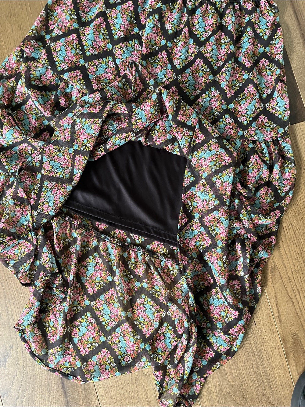 Lauren Conrad Smocked Waist Black Floral Tiered Midi Skirt - Size S - NWOT - Picture 5 of 7